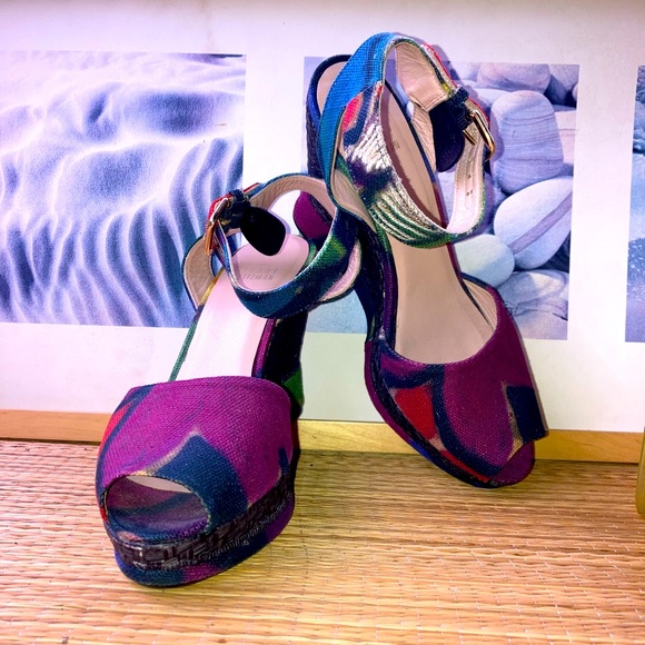 Stuart Weitzman Wedge Espadrilles - Picture 6 of 15